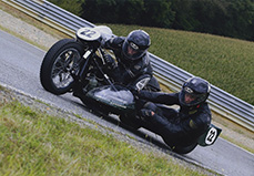 www.etmoteur.fr_media_photos_motos_photo_2012_steve_charles_1290x894_petit.jpg